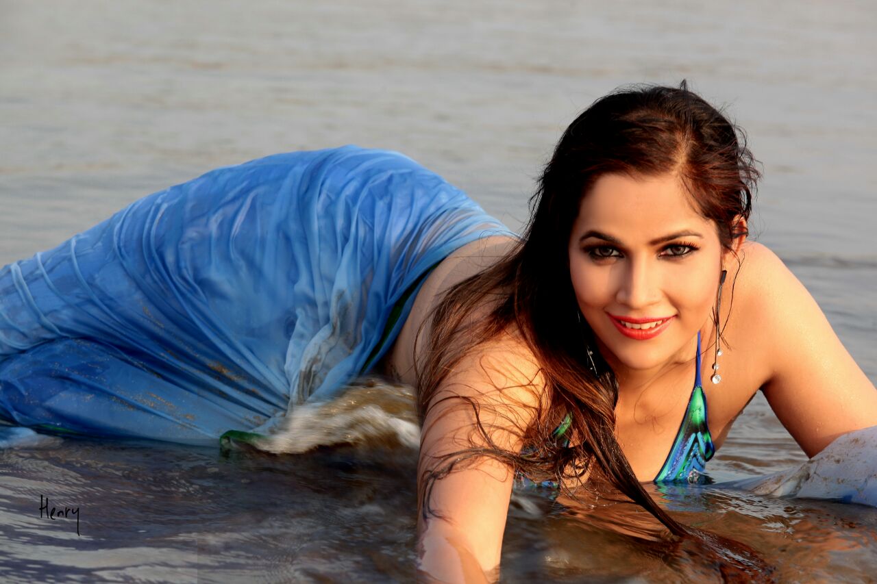 Actress Tanisha Singh exotic summer holiday
